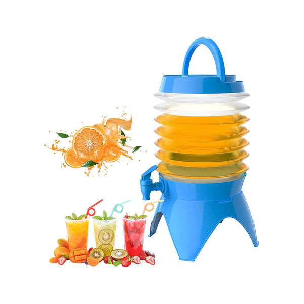 Collapsible plastic water container with a capacity of 5.5 liters