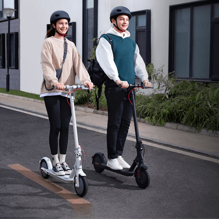 Xiaomi Electric Scooter 3Lite with 3 adjustable settings with an improved screen