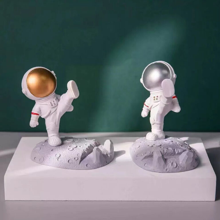 Unique Design Cool 3D Astronaut Mobile Phone Holder Compatible with All Smartphones